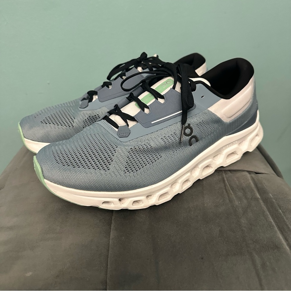 On Cloudstratus 3 Wash Metal
3MD30111504 Speedboard Men's
Running Shoes SZ 11.5
